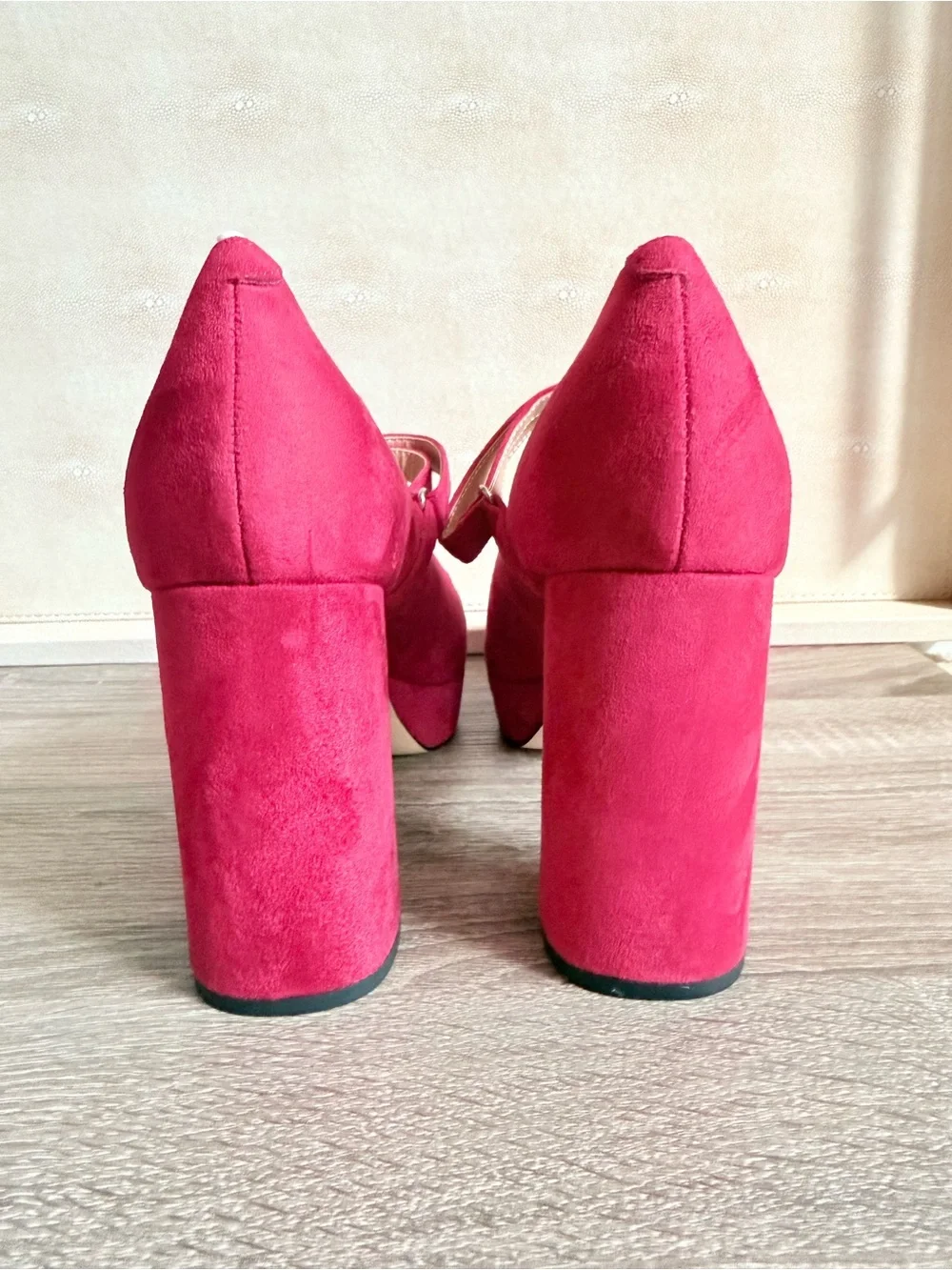 New in Box Marc Fisher Nicoly Pump in Red Suede sz 9.5
